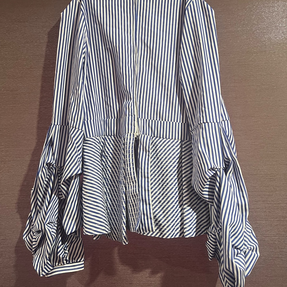 Too small - Picture 6 of 6